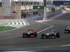 GP BAHRAIN, 21.04.2013- Gara, Sergio Perez (MEX) McLaren MP4-28 e Lewis Hamilton (GBR) Mercedes AMG F1 W04 