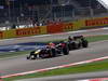 GP BAHRAIN, 21.04.2013- Gara, Sebastian Vettel (GER) Red Bull Racing RB9 e Kimi Raikkonen (FIN) Lotus F1 Team E21 