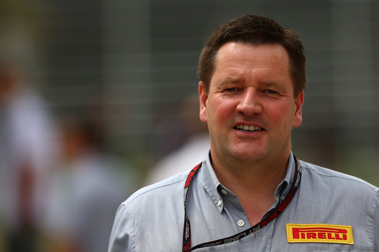 GP BAHRAIN, 20.04.2012- Prove Libere 3, Paul Hembery, Pirelli Motorspor Director 
