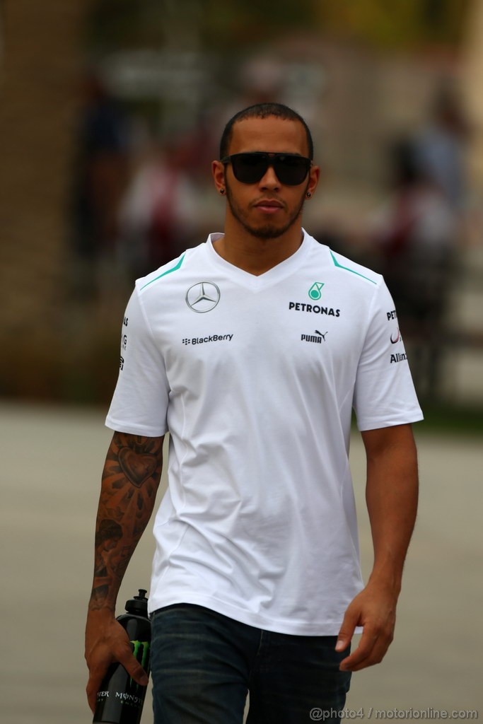 GP BAHRAIN, 20.04.2012- Prove Libere 3, Lewis Hamilton (GBR) Mercedes AMG F1 W04 