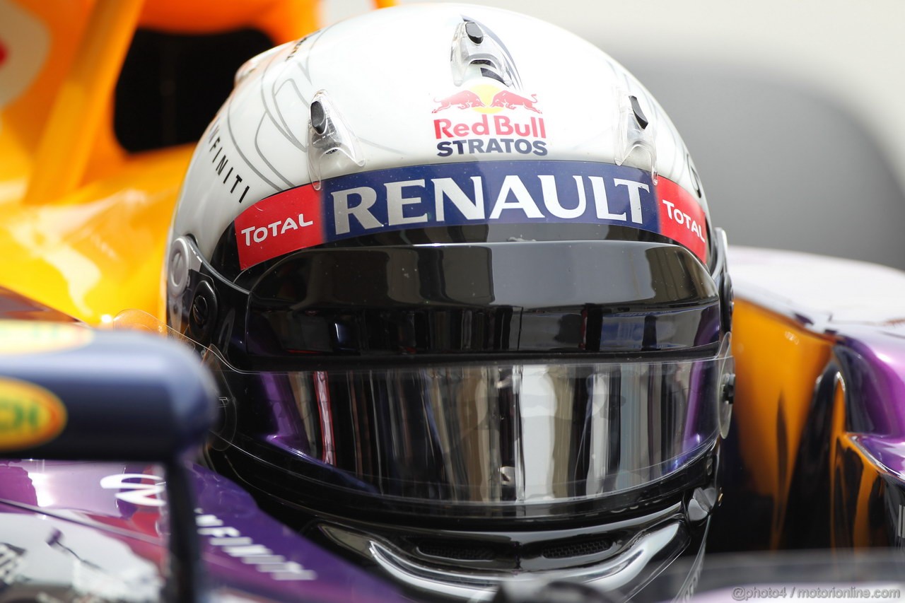 GP BAHRAIN, 20.04.2012- Prove Libere 3, Sebastian Vettel (GER) Red Bull Racing RB9 