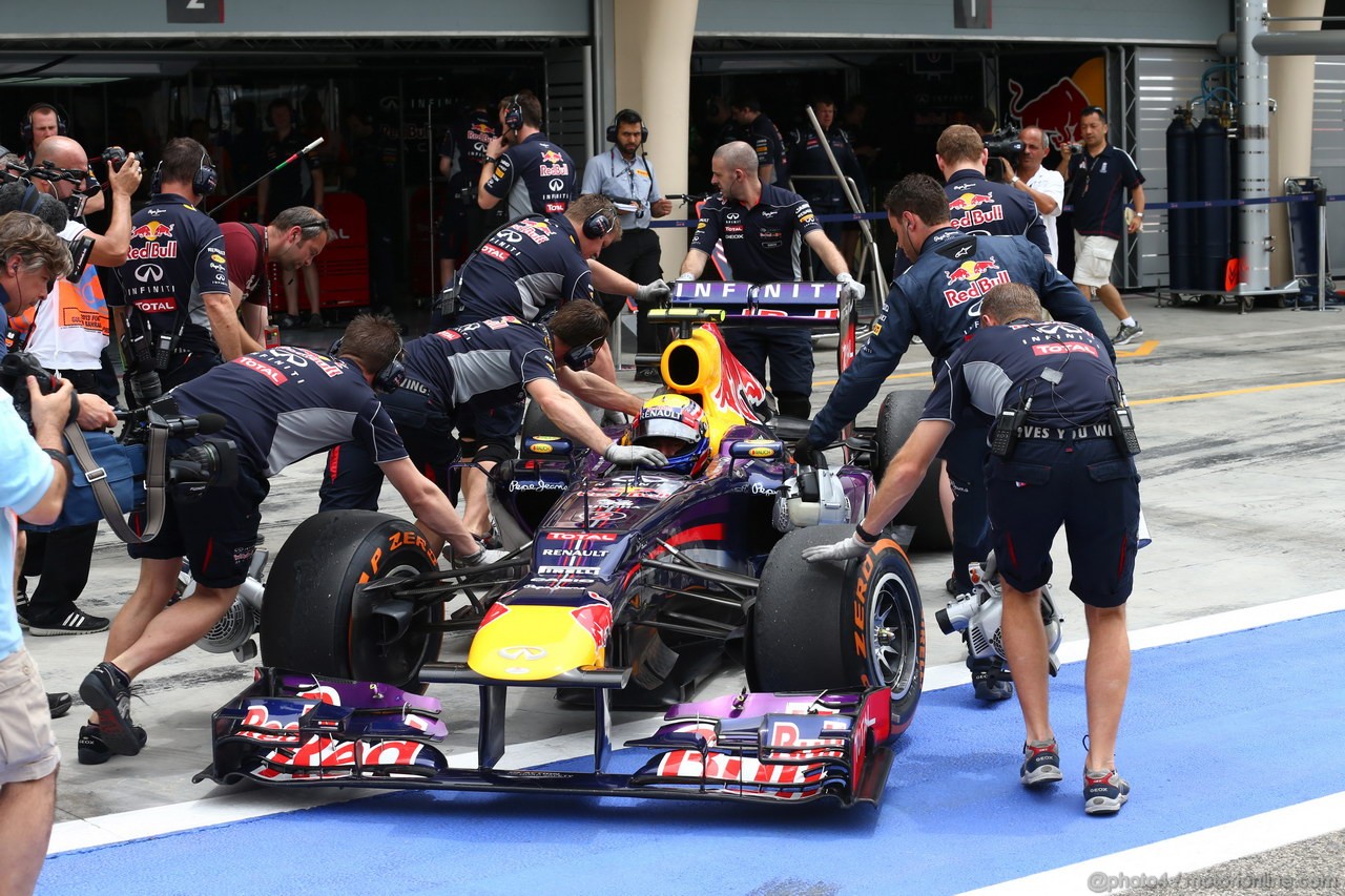 GP BAHRAIN, 20.04.2012- Prove Libere 3, Mark Webber (AUS) Red Bull Racing RB9 