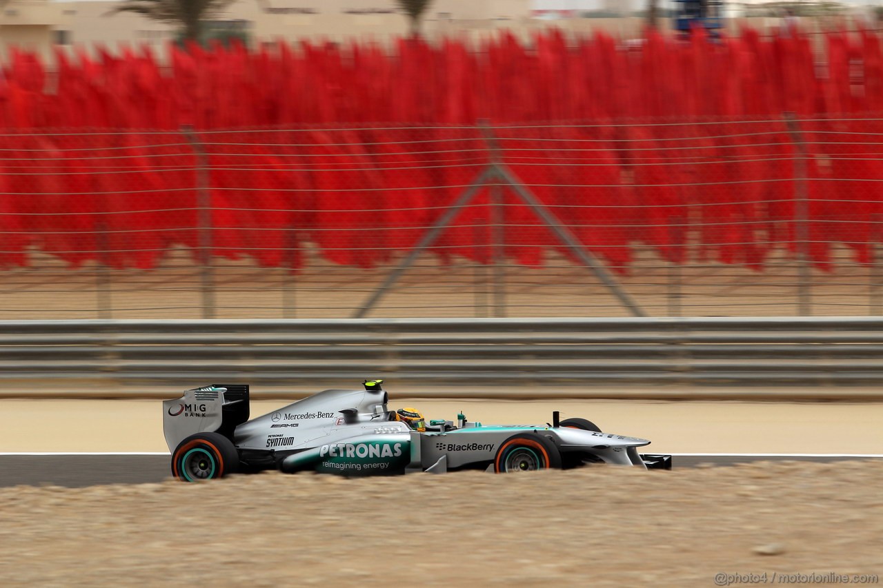 GP BAHRAIN, 20.04.2012- Prove Libere 3, Lewis Hamilton (GBR) Mercedes AMG F1 W04 
