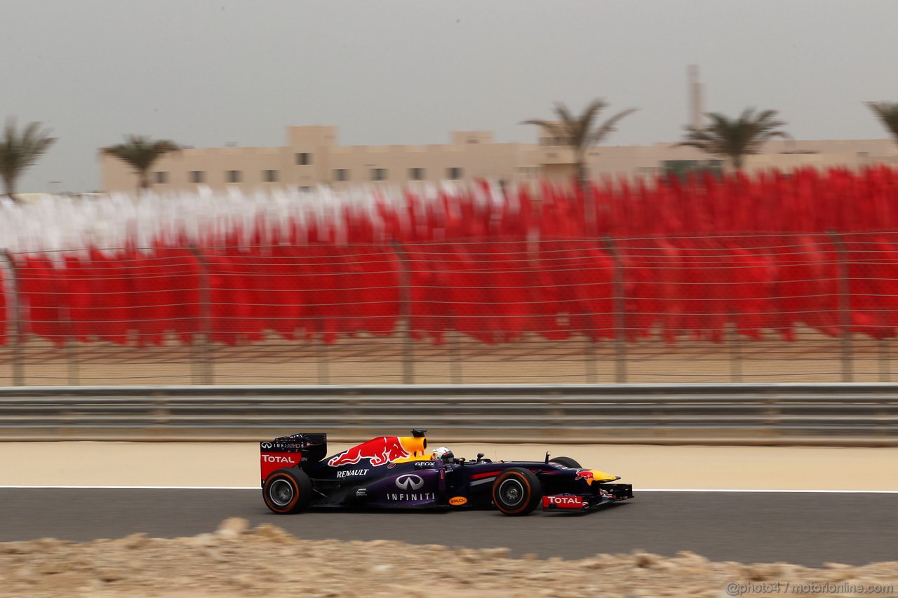 GP BAHRAIN, 20.04.2012- Prove Libere 3, Sebastian Vettel (GER) Red Bull Racing RB9 