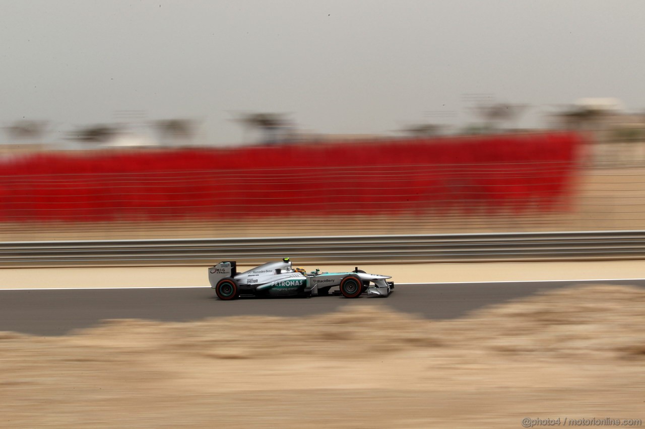 GP BAHRAIN, 20.04.2012- Prove Libere 3, Lewis Hamilton (GBR) Mercedes AMG F1 W04 