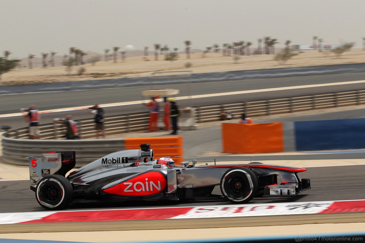 GP BAHRAIN, 20.04.2012- Prove Libere 3, Jenson Button (GBR) McLaren Mercedes MP4-28 