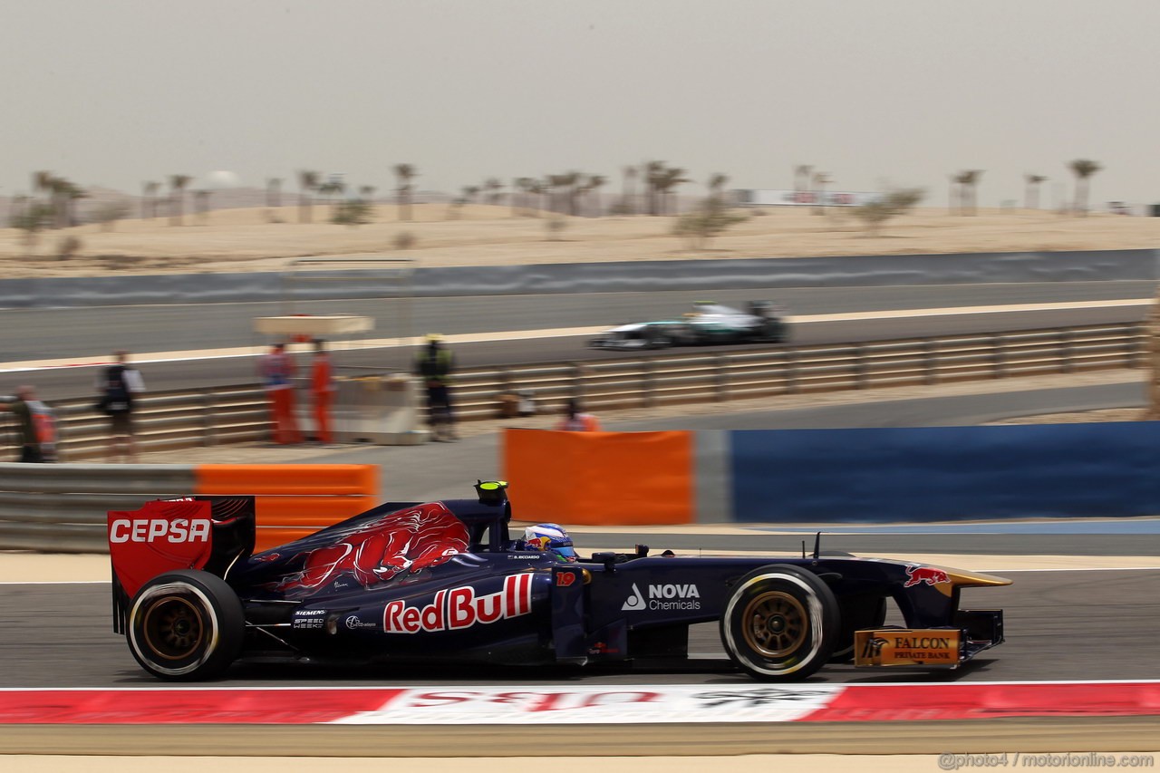 GP BAHRAIN, 20.04.2012- Prove Libere 3, Daniel Ricciardo (AUS) Scuderia Toro Rosso STR8 