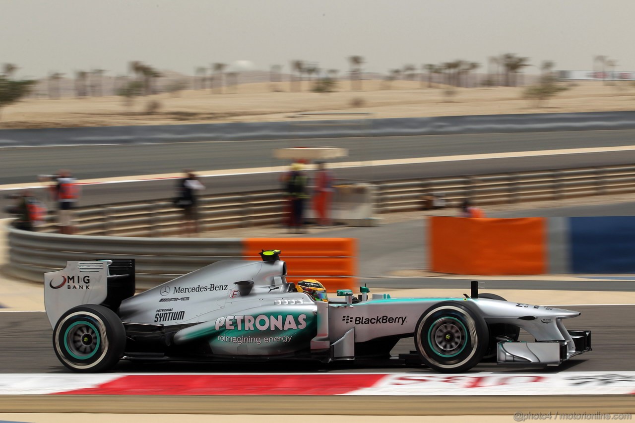GP BAHRAIN, 20.04.2012- Prove Libere 3, Lewis Hamilton (GBR) Mercedes AMG F1 W04 
