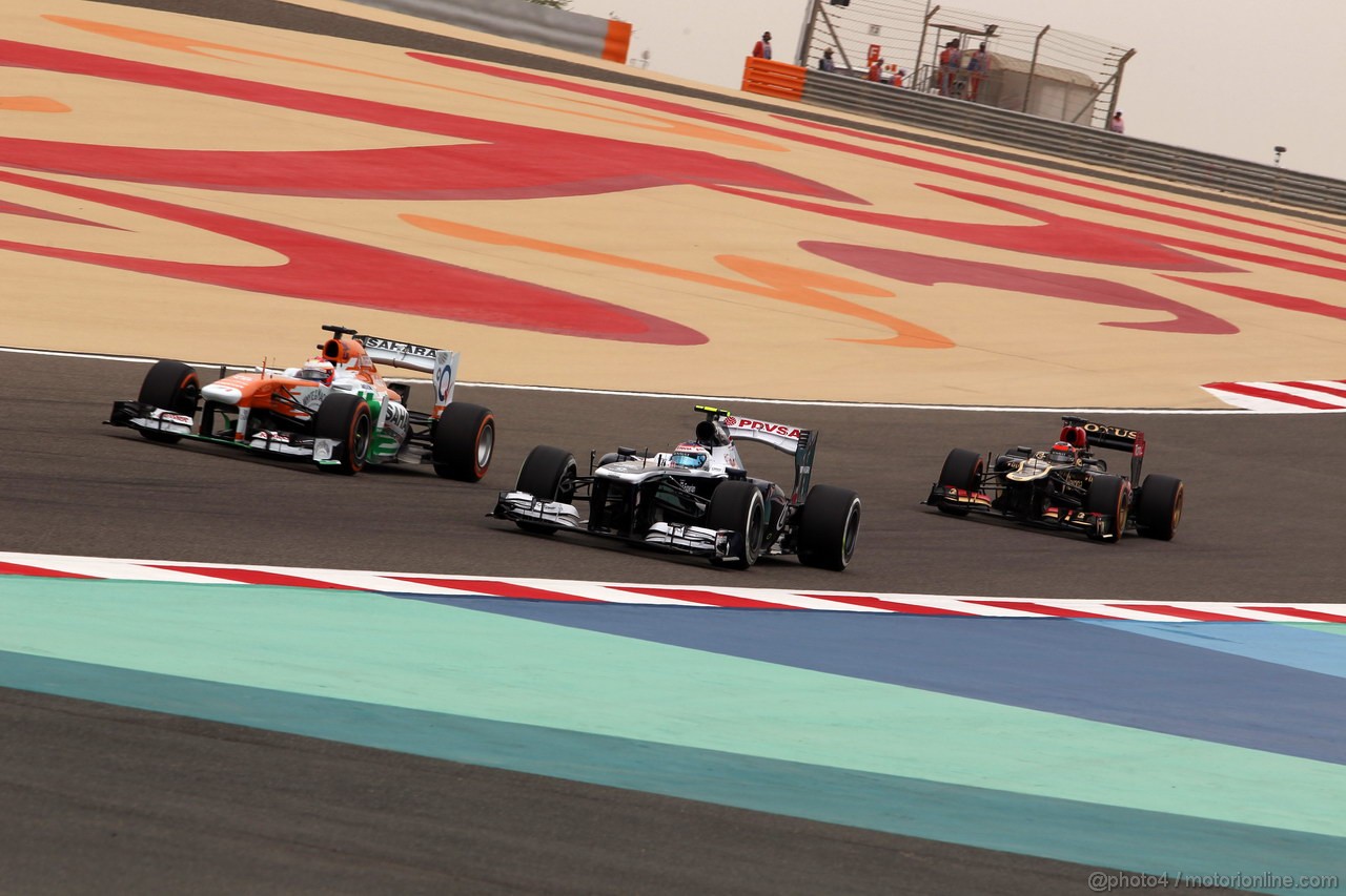 GP BAHRAIN, 20.04.2012- Qualifiche, Paul di Resta (GBR) Sahara Force India F1 Team VJM06 e Valtteri Bottas (FIN), Williams F1 Team FW35 