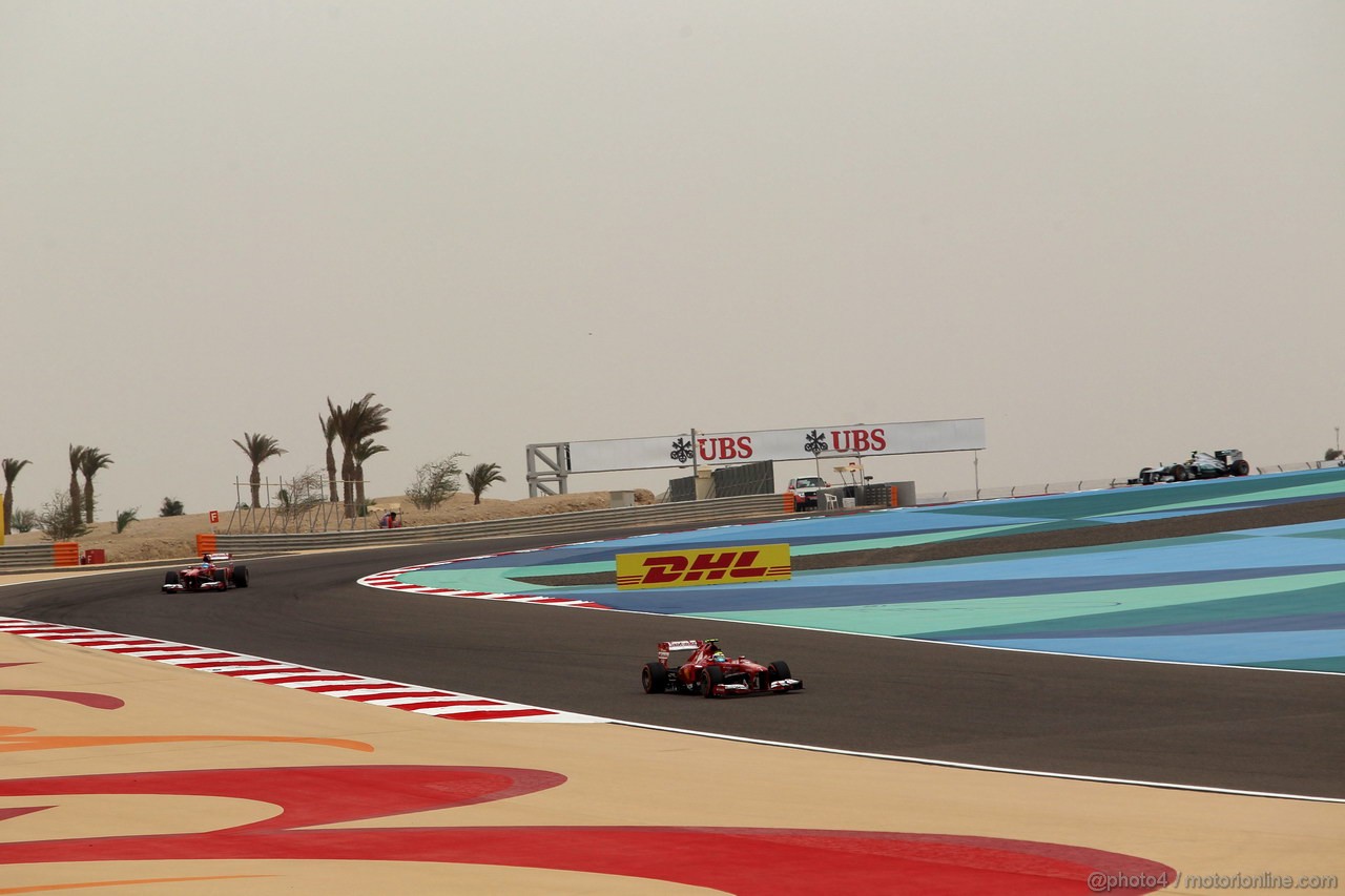 GP BAHRAIN, 20.04.2012- Qualifiche, Felipe Massa (BRA) Ferrari F138 davanti a Fernando Alonso (ESP) Ferrari F138