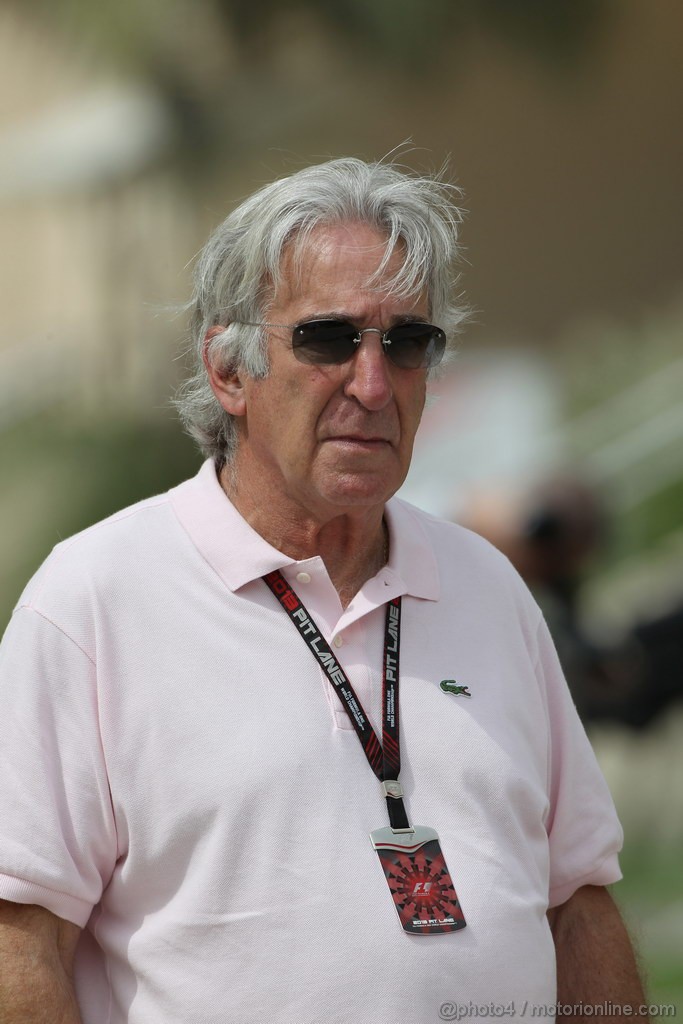 GP BAHRAIN, 20.04.2012- Qualifiche, Tom Shine (USA) Driver Manager di Lewis Hamilton (GBR) 