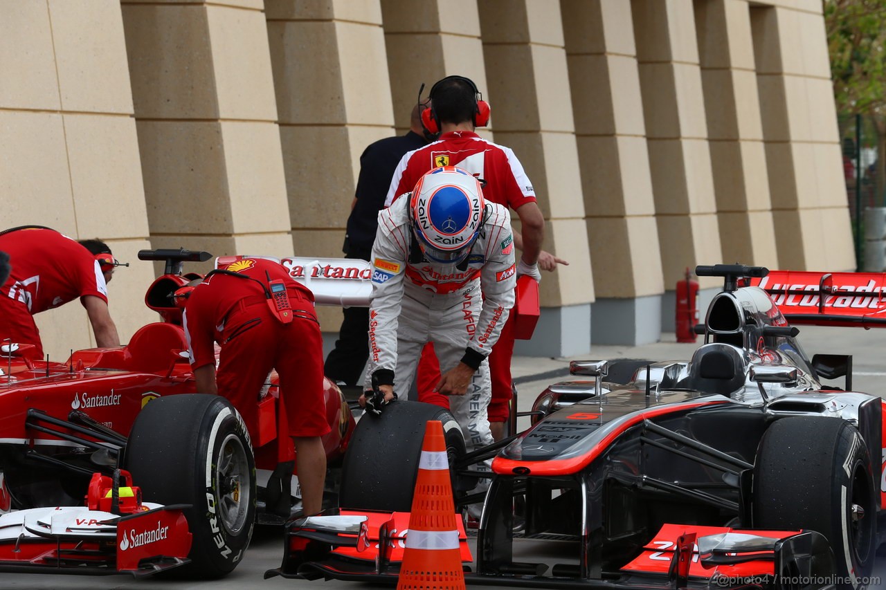 GP BAHRAIN, 20.04.2012- Qualifiche, Jenson Button (GBR) McLaren Mercedes MP4-28 