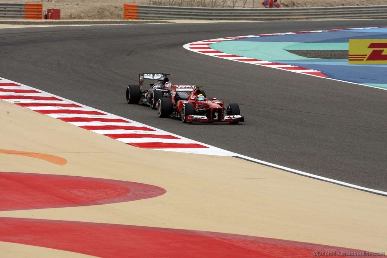 GP BAHRAIN, 20.04.2012- Qualifiche, Felipe Massa (BRA) Ferrari F138 davanti a Nico Hulkenberg (GER) Sauber F1 Team C32