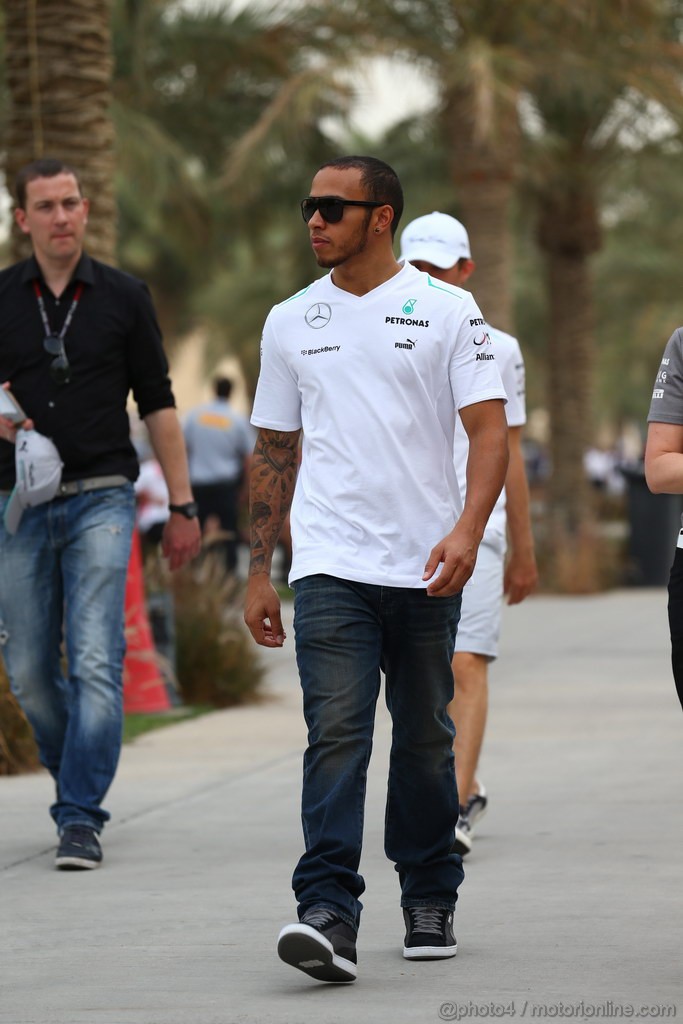 GP BAHRAIN, 20.04.2012- Lewis Hamilton (GBR) Mercedes AMG F1 W04 