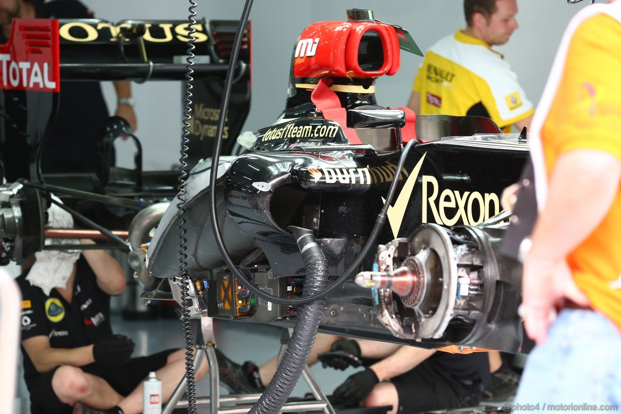 GP BAHRAIN, 20.04.2012- Lotus F1 Team E21 
