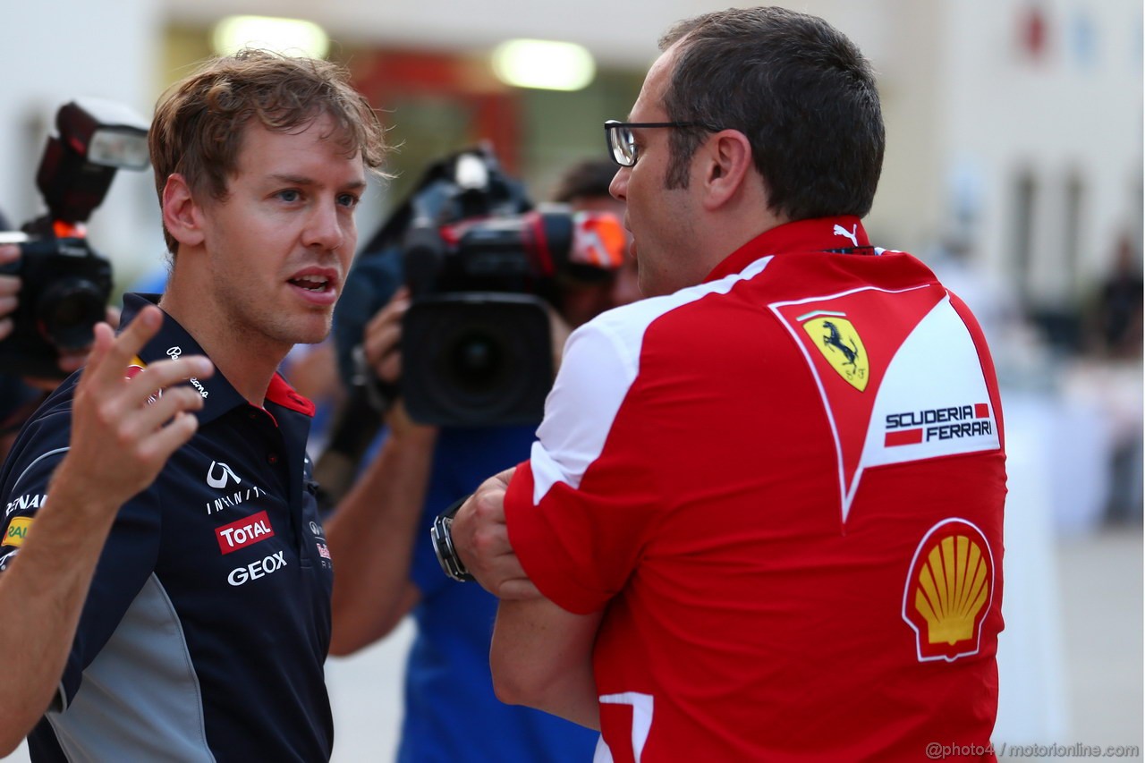 GP BAHRAIN, 20.04.2012- Sebastian Vettel (GER) Red Bull Racing RB9 e Stefano Domenicali (ITA), Team Principal 