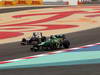GP BAHRAIN, 20.04.2012- Qualifiche, Nico Hulkenberg (GER) Sauber F1 Team C32 e Giedo Van der Garde (NED), Caterham F1 Team CT03 