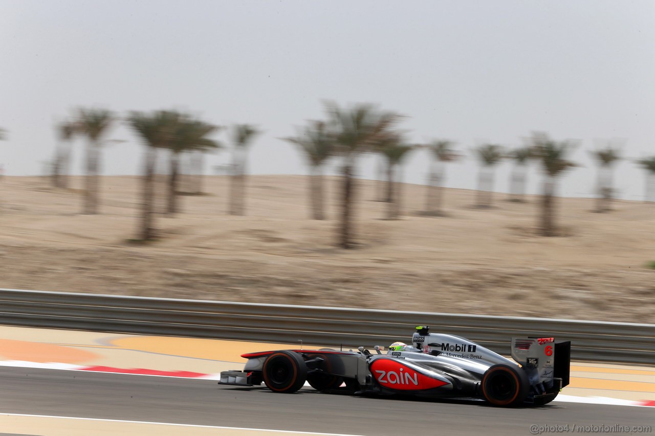 GP BAHRAIN, 19.04.2013- Prove Libere 1, Sergio Perez (MEX) McLaren MP4-28 