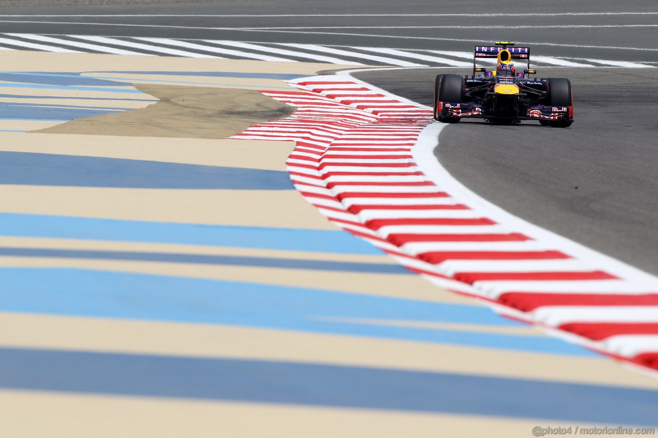 GP BAHRAIN, 19.04.2013- Prove Libere 1, Mark Webber (AUS) Red Bull Racing RB9 