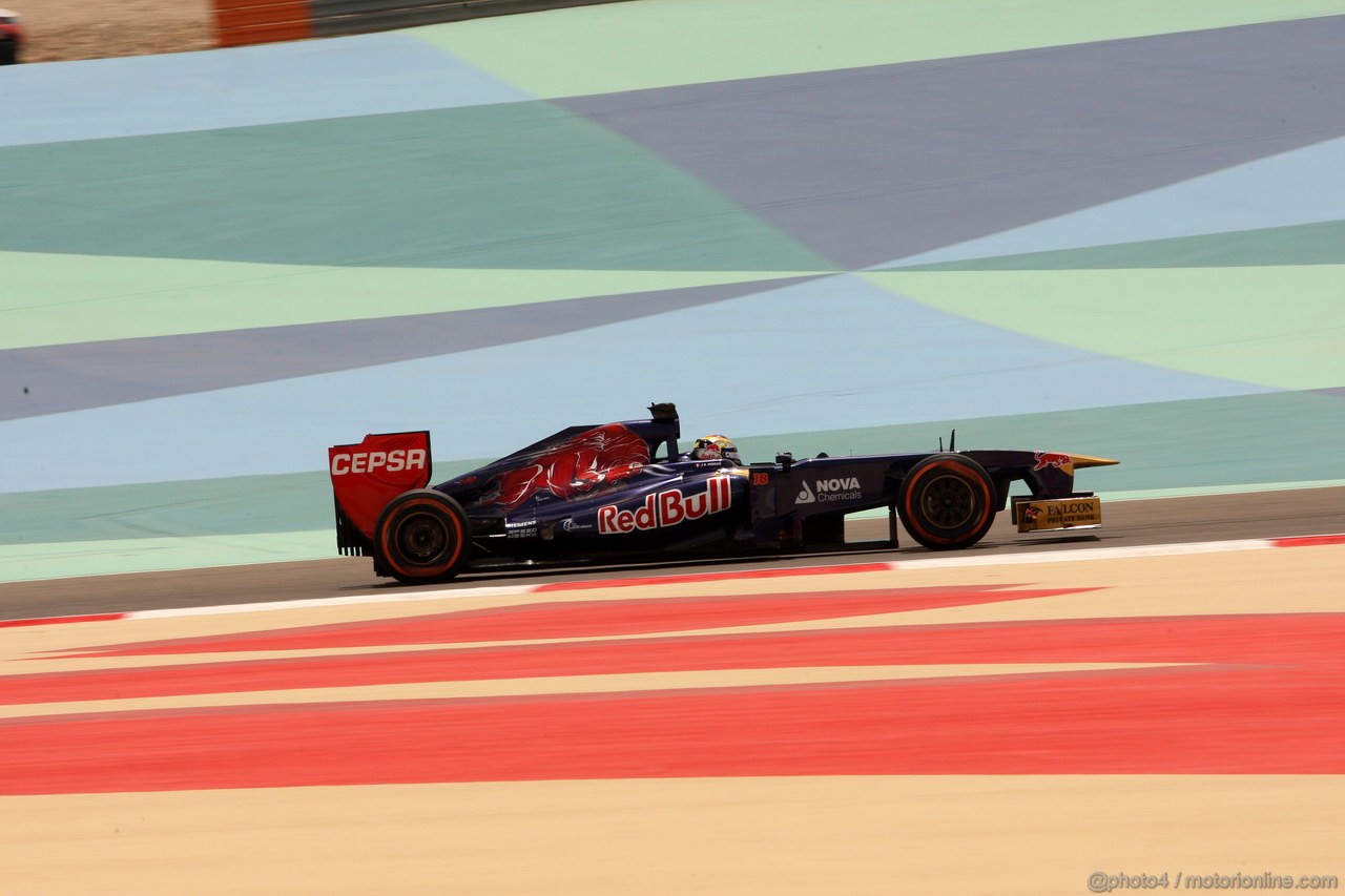 GP BAHRAIN, 19.04.2013- Prove Libere 1, Jean-Eric Vergne (FRA) Scuderia Toro Rosso STR8 
