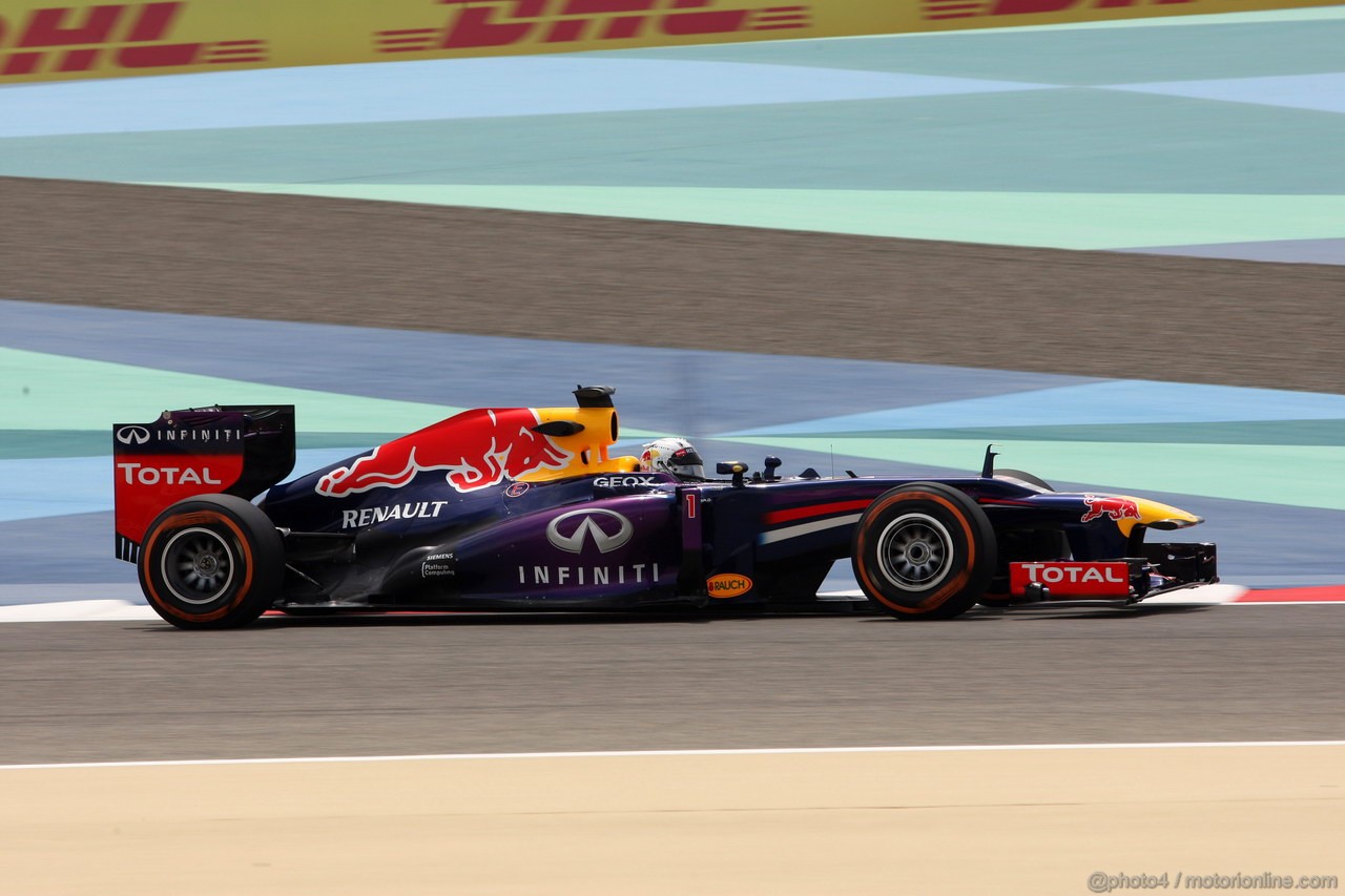 GP BAHRAIN, 19.04.2013- Prove Libere 1, Sebastian Vettel (GER) Red Bull Racing RB9 