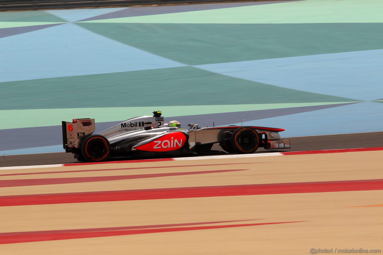GP BAHRAIN, 19.04.2013- Prove Libere 1, Sergio Perez (MEX) McLaren MP4-28 