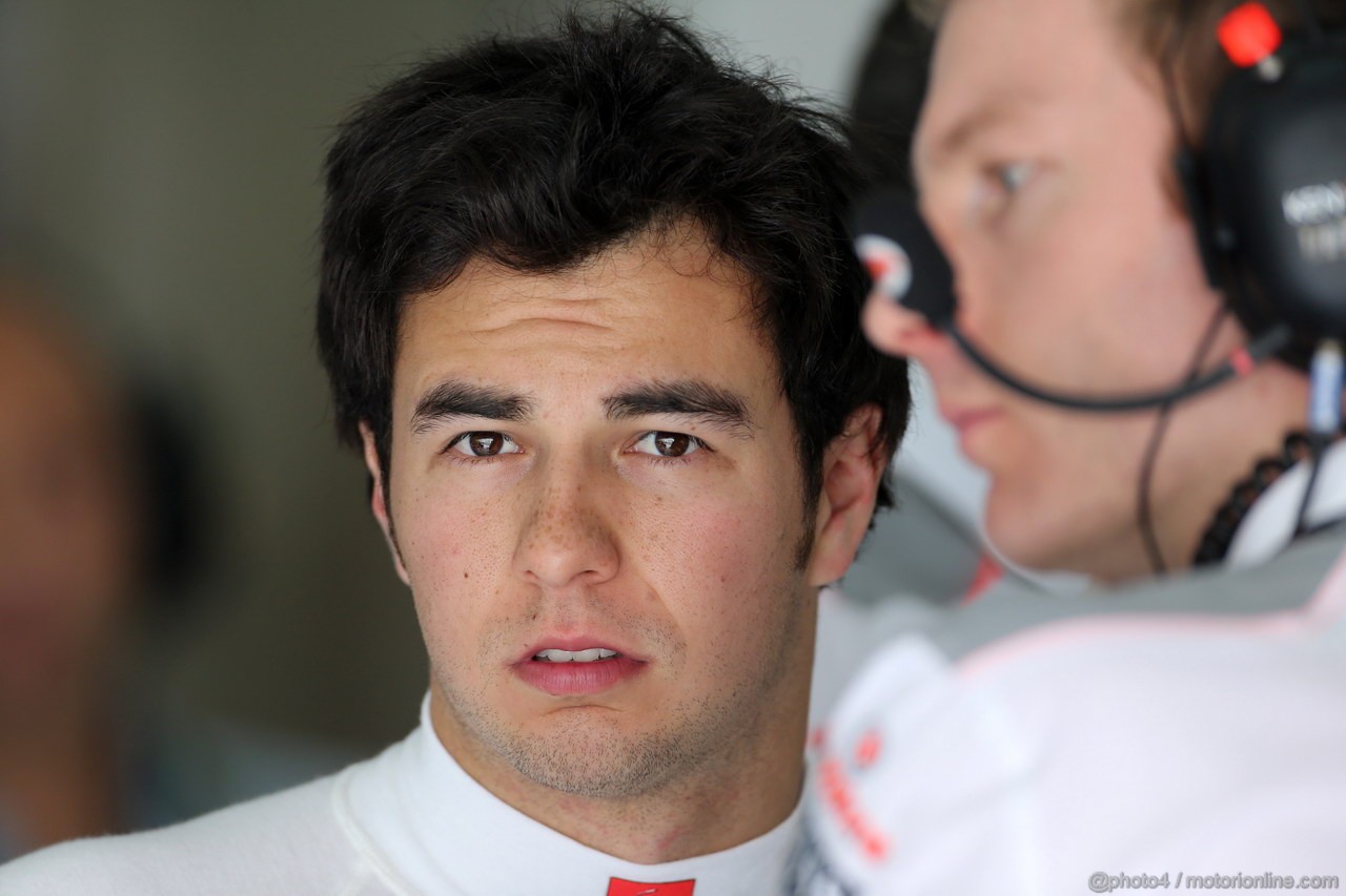 GP BAHRAIN, 19.04.2013- Prove Libere 1, Sergio Perez (MEX) McLaren MP4-28 