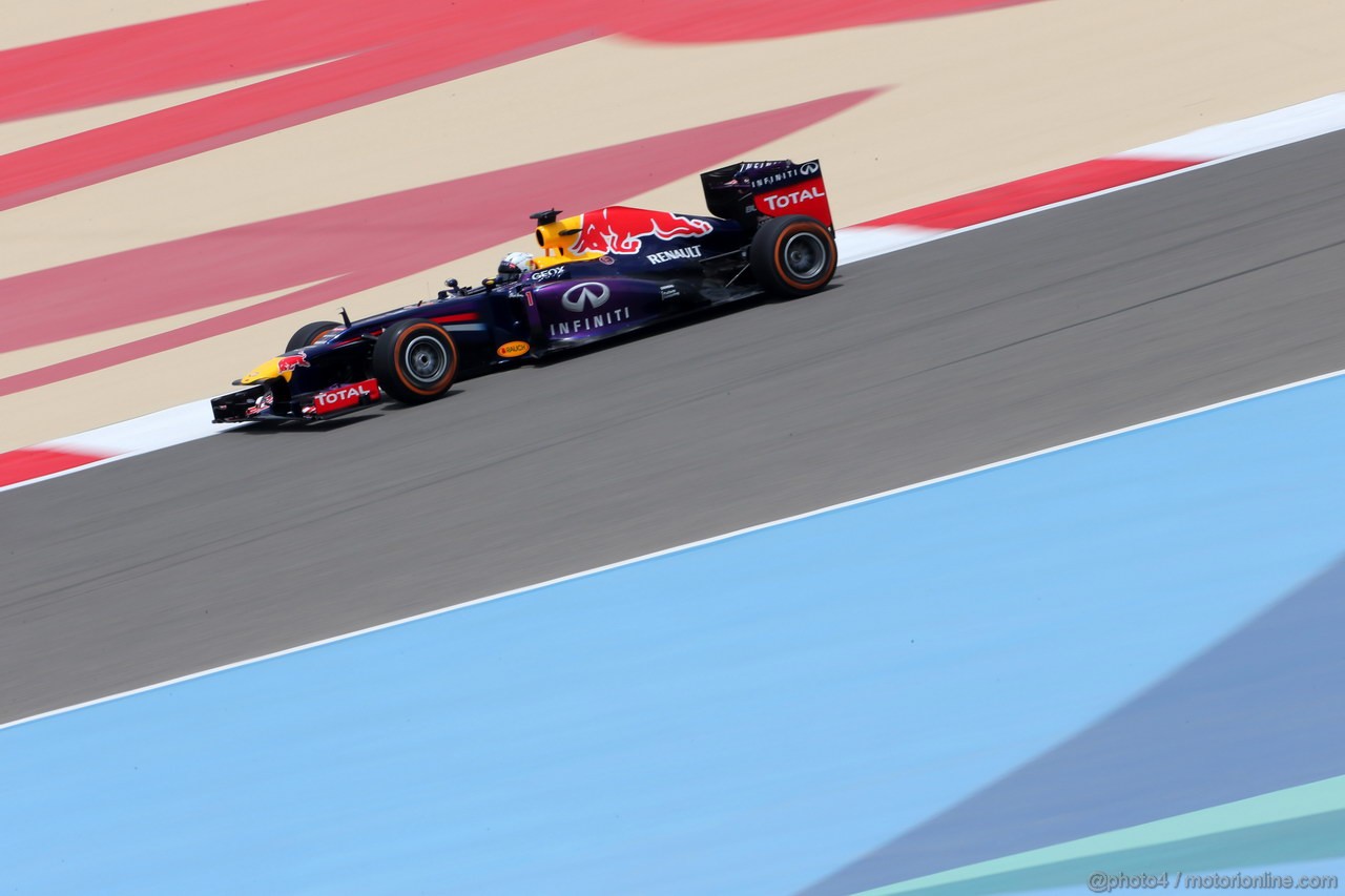 GP BAHRAIN, 19.04.2013- Prove Libere 1, Sebastian Vettel (GER) Red Bull Racing RB9 