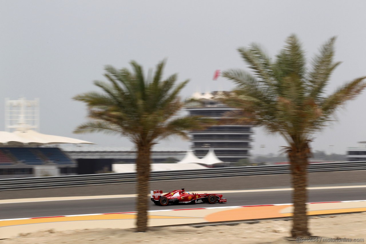 GP BAHRAIN, 19.04.2013- Prove Libere 1, Fernando Alonso (ESP) Ferrari F138 