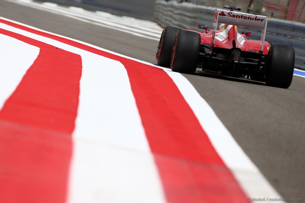 GP BAHRAIN, 19.04.2013- Prove Libere 1, Fernando Alonso (ESP) Ferrari F138 