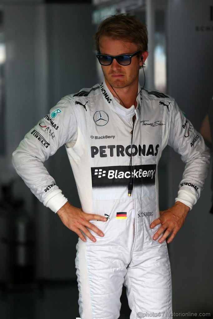 GP BAHRAIN, 19.04.2013- Prove Libere 1, Nico Rosberg (GER) Mercedes AMG F1 W04 