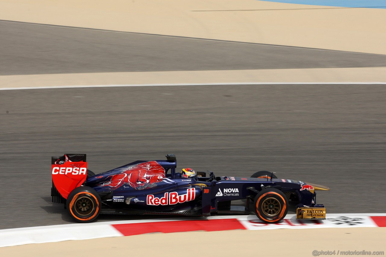 GP BAHRAIN, 19.04.2013- Prove Libere 2, Jean-Eric Vergne (FRA) Scuderia Toro Rosso STR8 