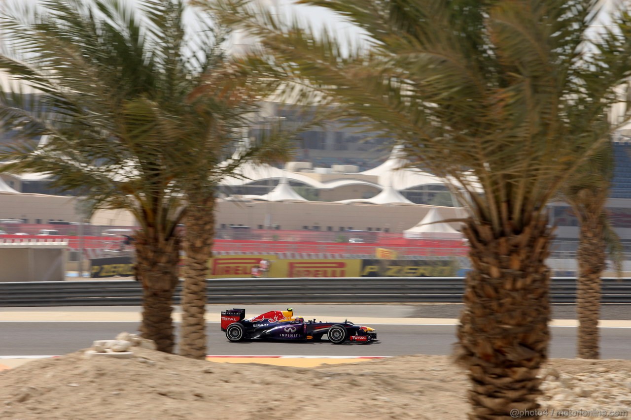 GP BAHRAIN, 19.04.2013- Prove Libere 2, Mark Webber (AUS) Red Bull Racing RB9 
