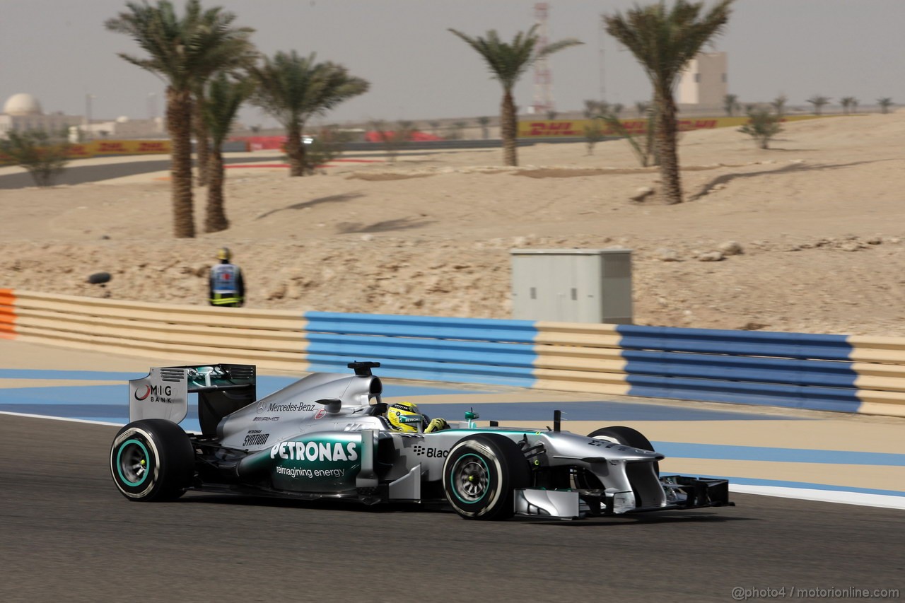 GP BAHRAIN, 19.04.2013- Prove Libere 2, Nico Rosberg (GER) Mercedes AMG F1 W04 