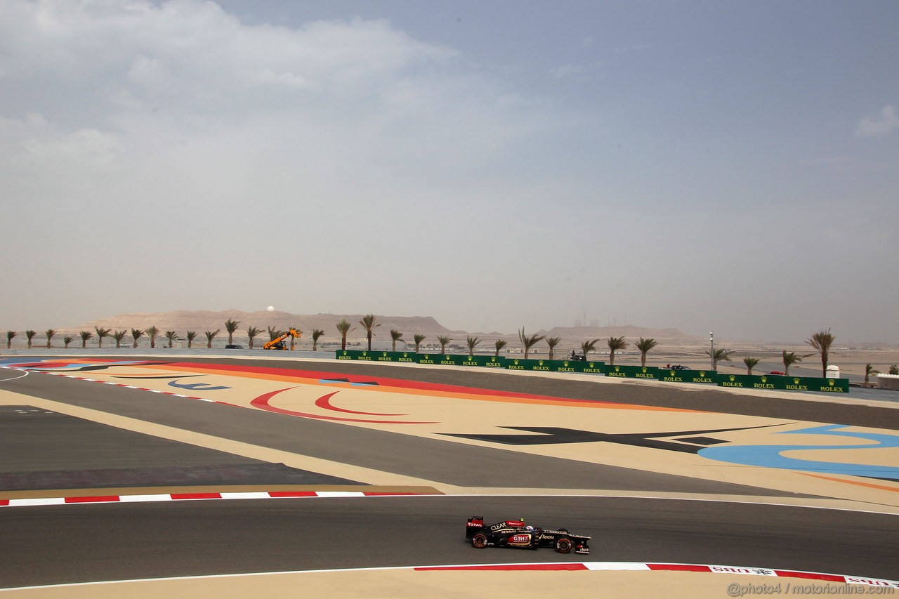 GP BAHRAIN, 19.04.2013- Prove Libere 2, Romain Grosjean (FRA) Lotus F1 Team E21 