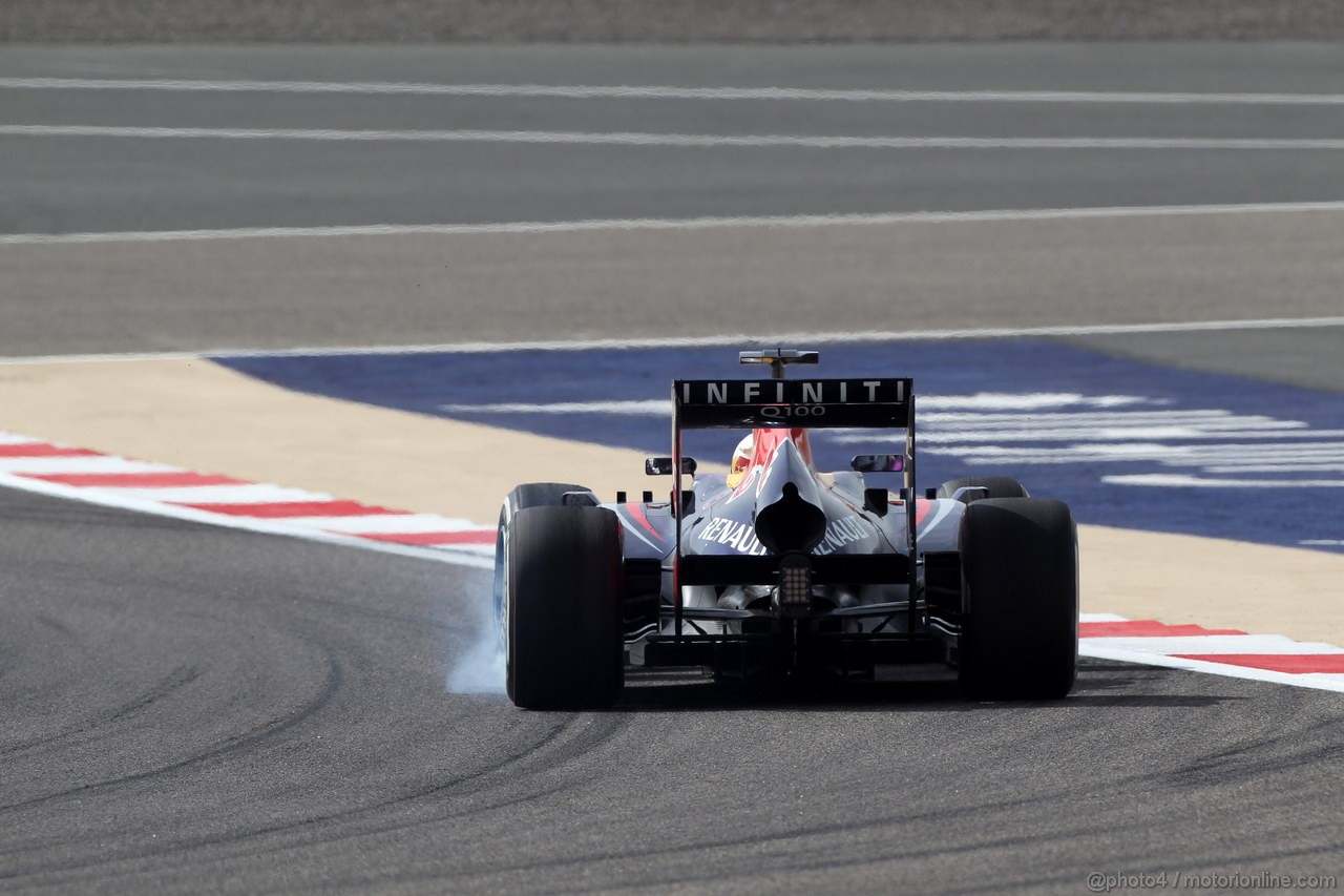 GP BAHRAIN, 19.04.2013- Prove Libere 2, Sebastian Vettel (GER) Red Bull Racing RB9 