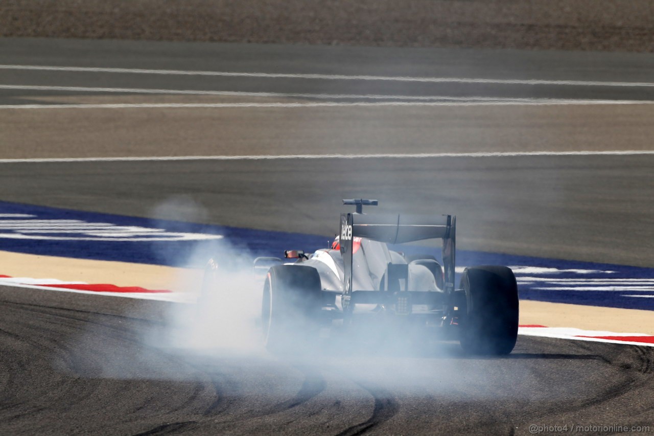 GP BAHRAIN, 19.04.2013- Prove Libere 2, Nico Hulkenberg (GER) Sauber F1 Team C32 