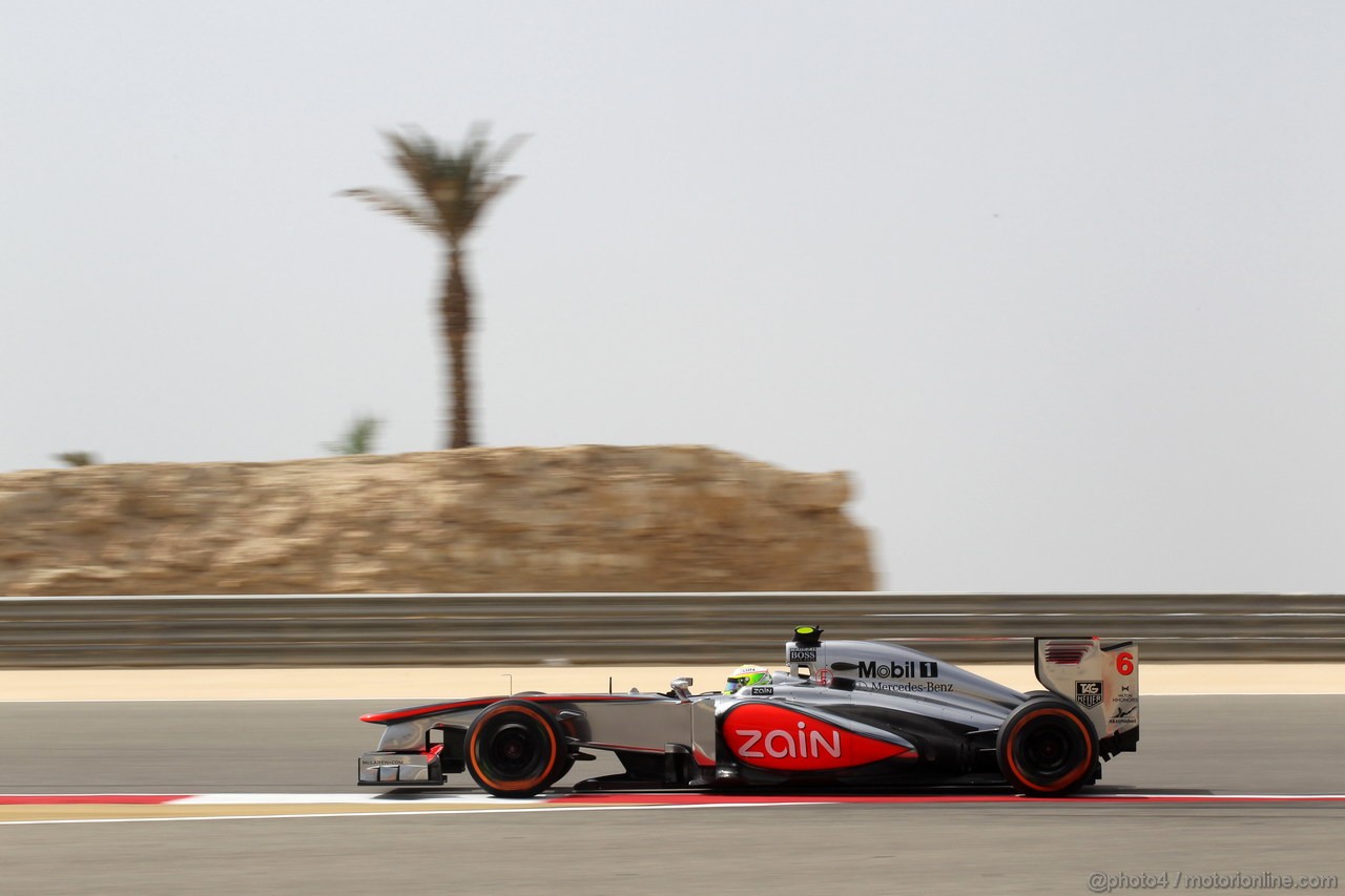 GP BAHRAIN, 19.04.2013- Prove Libere 2, Sergio Perez (MEX) McLaren MP4-28 