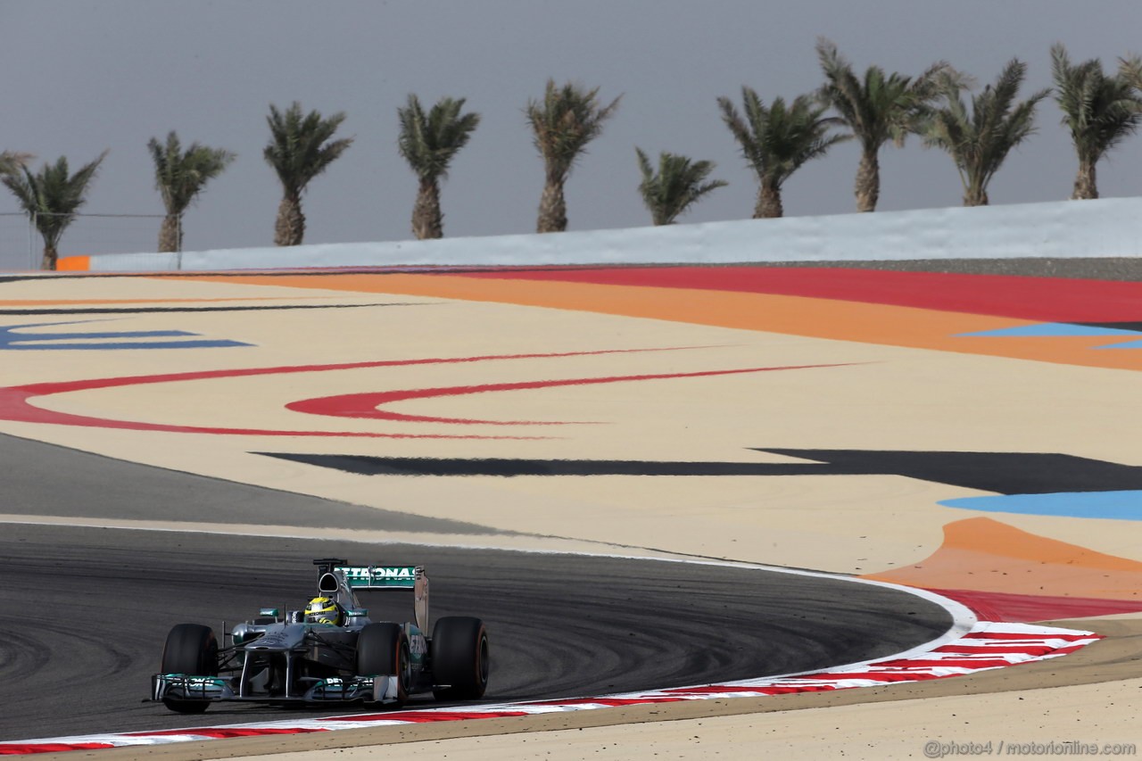 GP BAHRAIN, 19.04.2013- Prove Libere 2, Nico Rosberg (GER) Mercedes AMG F1 W04 