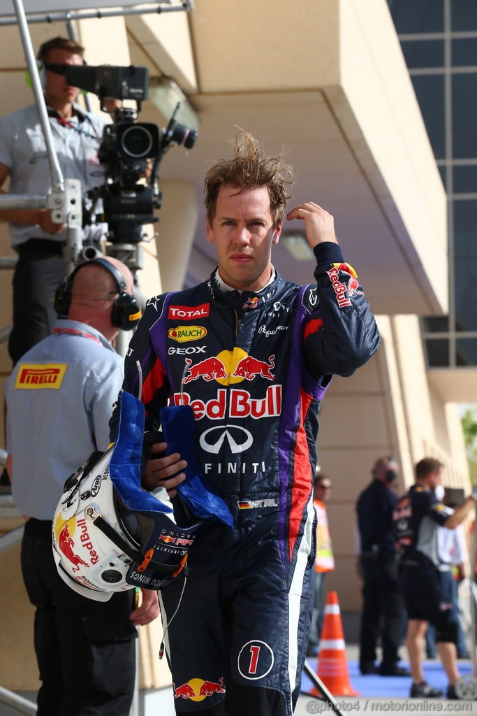 GP BAHRAIN, 19.04.2013- Prove Libere 2, Sebastian Vettel (GER) Red Bull Racing RB9 