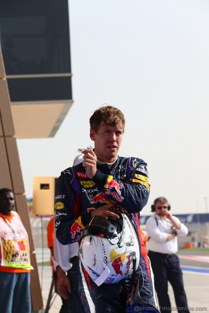GP BAHRAIN, 19.04.2013- Prove Libere 2, Sebastian Vettel (GER) Red Bull Racing RB9 