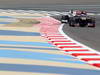 GP BAHRAIN, 19.04.2013- Free Practice 1, Daniel Ricciardo (AUS) Scuderia Toro Rosso STR8 davanti a Pastor Maldonado (VEN) Williams F1 Team FW35 