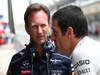 GP BAHRAIN, 19.04.2013- Free Practice 1, Christian Horner (GBR), Red Bull Racing, Sporting Director e Mark Webber (AUS) Red Bull Racing RB9