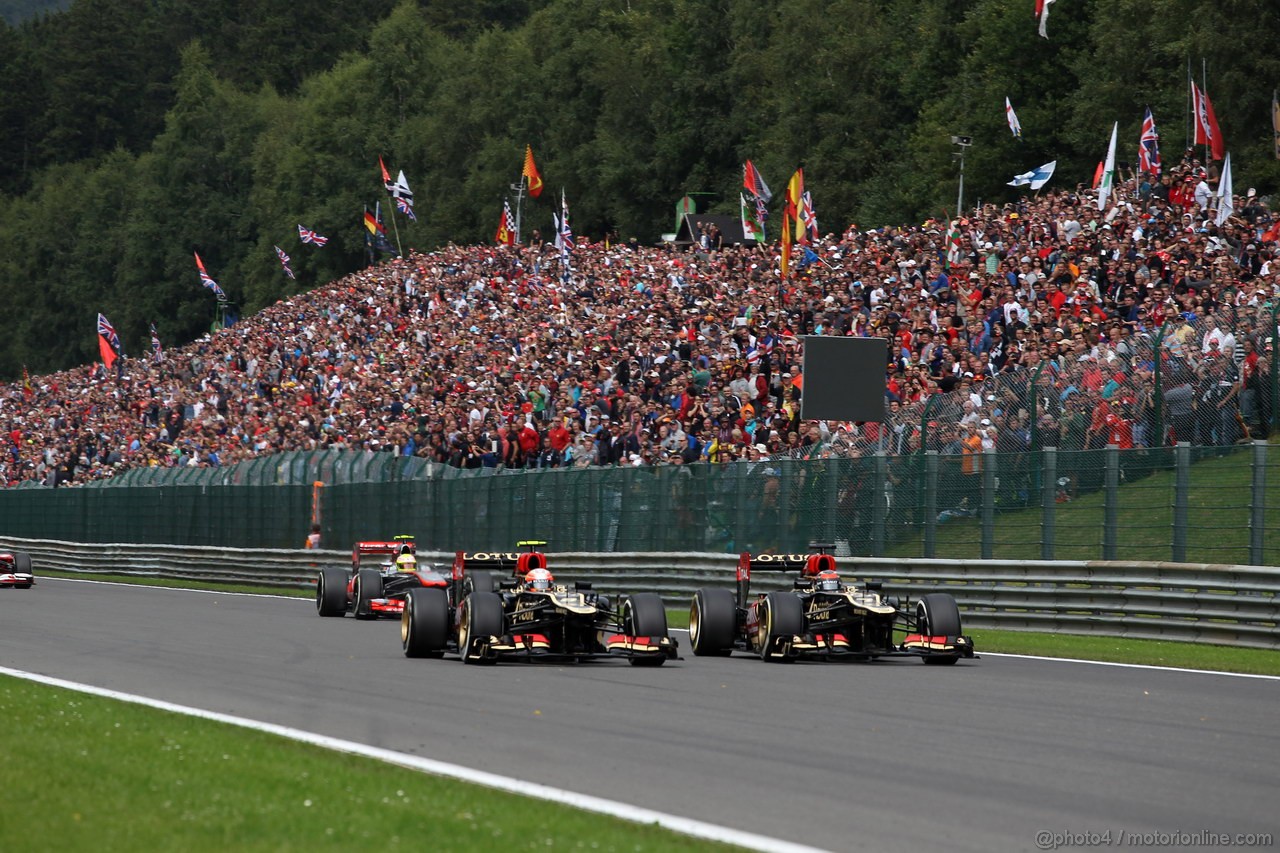 GP BELGIO, 25.08.2013-  Gara, Romain Grosjean (FRA) Lotus F1 Team E21 e Kimi Raikkonen (FIN) Lotus F1 Team E21 