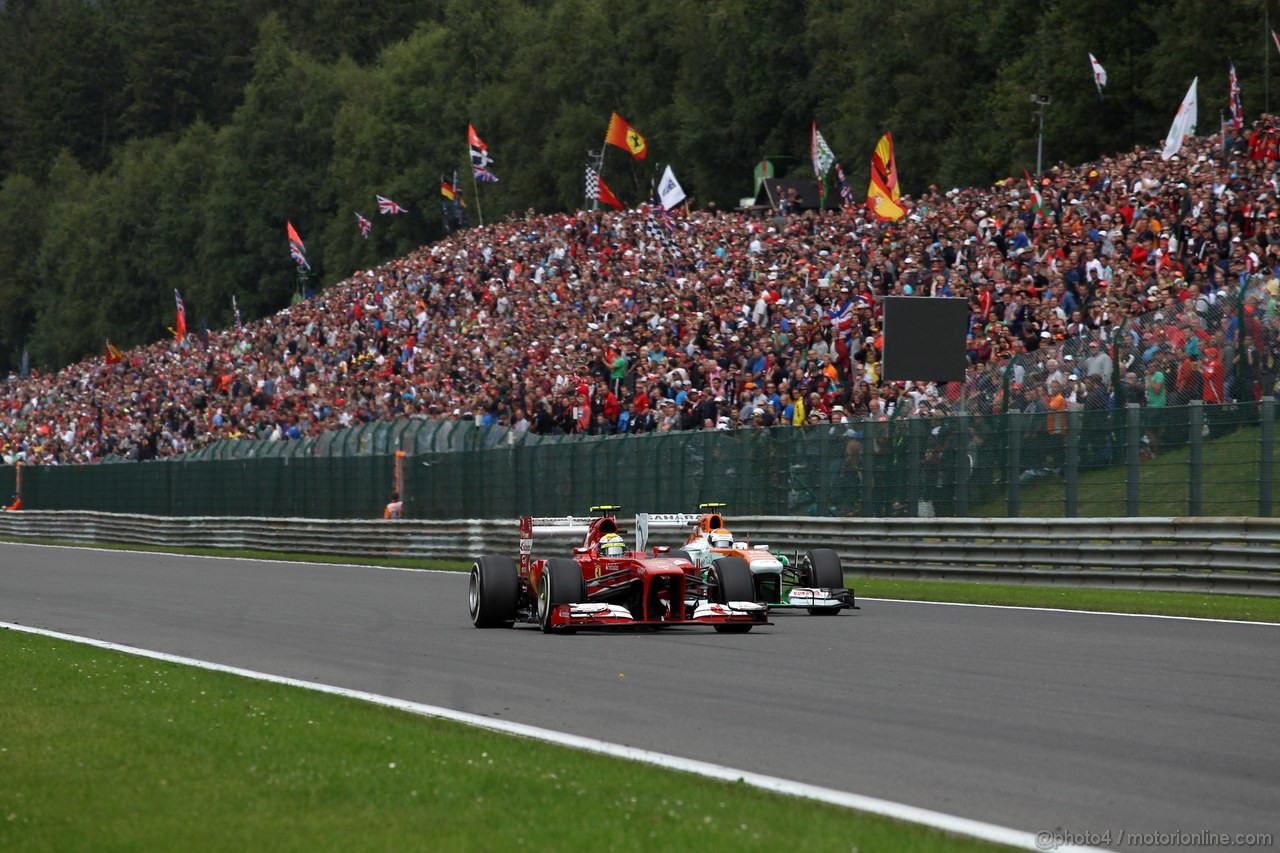 GP BELGIO, 25.08.2013-  Gara, Felipe Massa (BRA) Ferrari F138 pass Adrian Sutil (GER), Sahara Force India F1 Team VJM06