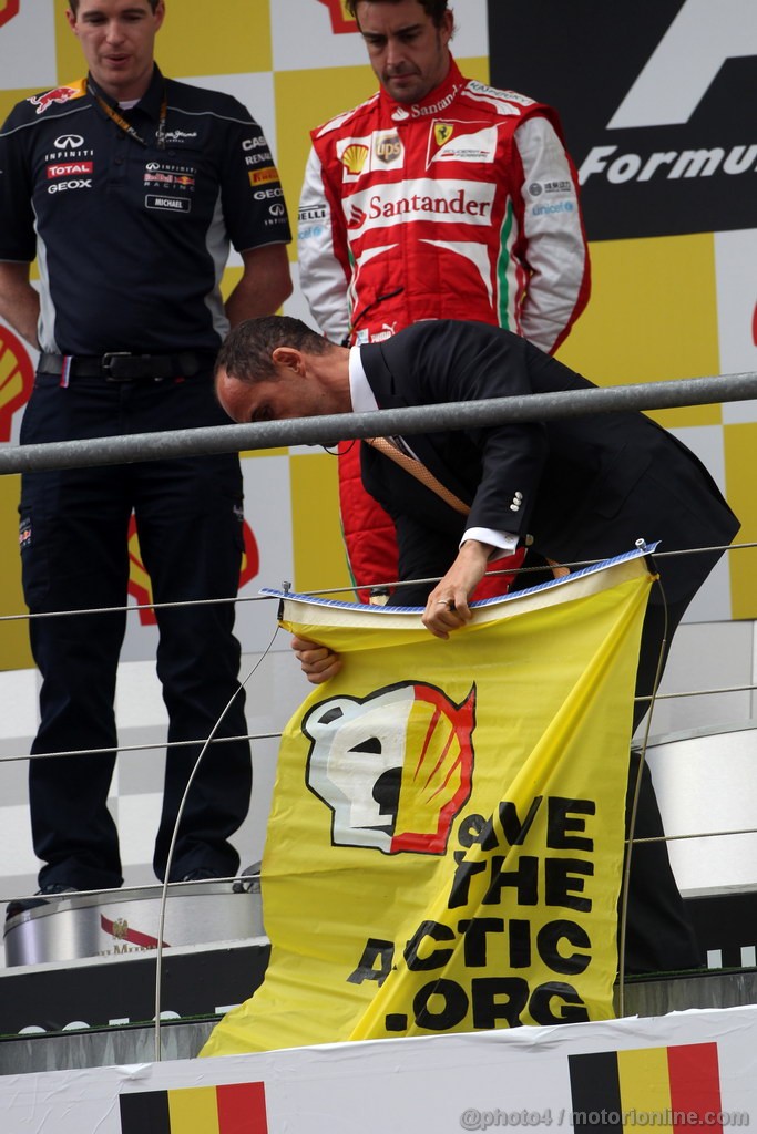 GP BELGIO, 25.08.2013-  Gara, Greenpeace make a protest against race title sponsors Shell at the podium.