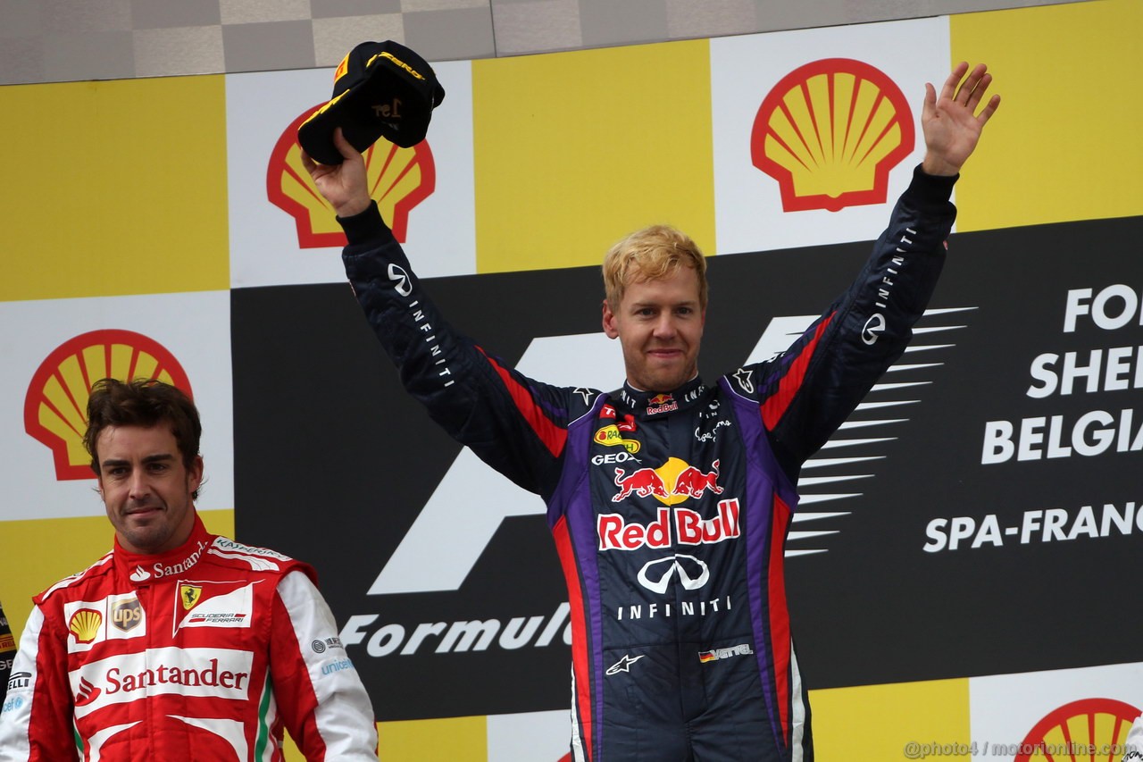 GP BELGIO, 25.08.2013-  Gara, 1st position Sebastian Vettel (GER) Red Bull Racing RB9 e secondo Fernando Alonso (ESP) Ferrari F138