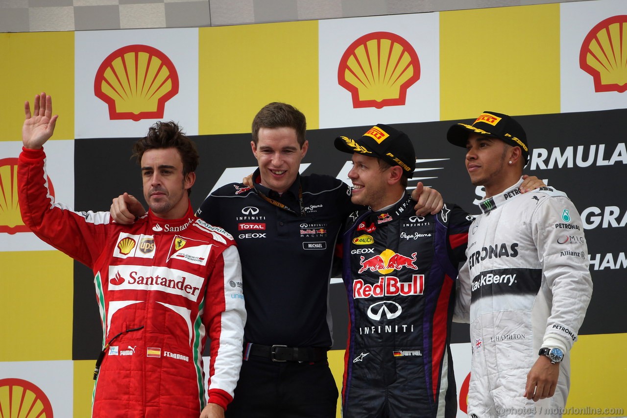 GP BELGIO, 25.08.2013-  Gara, 1st position Sebastian Vettel (GER) Red Bull Racing RB9, secondo Fernando Alonso (ESP) Ferrari F138 e terzo Lewis Hamilton (GBR) Mercedes AMG F1 W04 