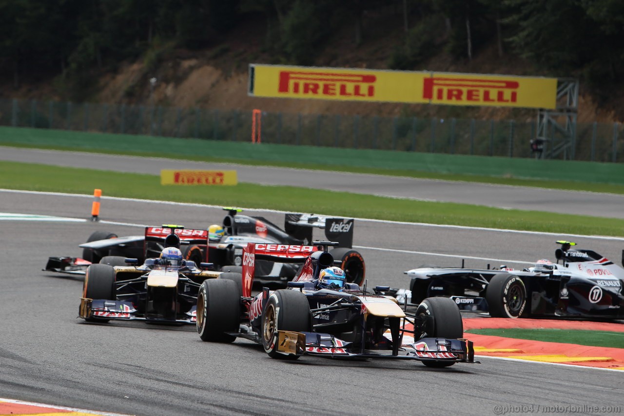 GP BELGIO, 25.08.2013-  Gara, Jean-Eric Vergne (FRA) Scuderia Toro Rosso STR8 davanti a Daniel Ricciardo (AUS) Scuderia Toro Rosso STR8 