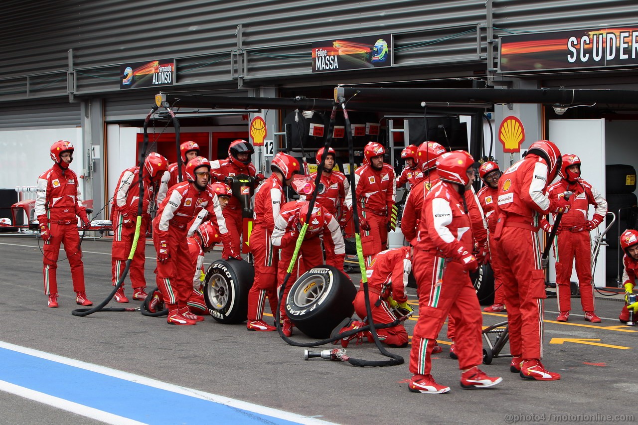 GP BELGIO, 25.08.2013-  Gara, Pit stop, Fernando Alonso (ESP) Ferrari F138